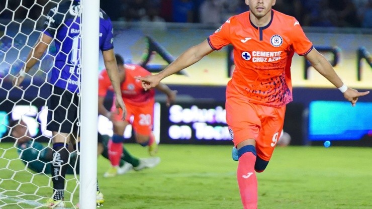 Ángel Romero anotó su primer gol en la Liga MX.