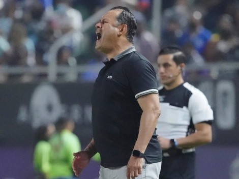 "Se me hace increíble": Reynoso recrimina arbitraje, pero no apelarán tras lesión de Charly Rodríguez