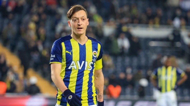 Mesut Özil podría encontrar una salida de Fenerbahçe.