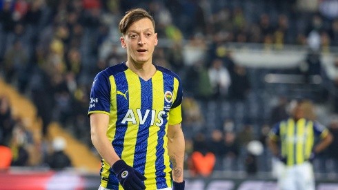 Mesut Özil podría encontrar una salida de Fenerbahçe.