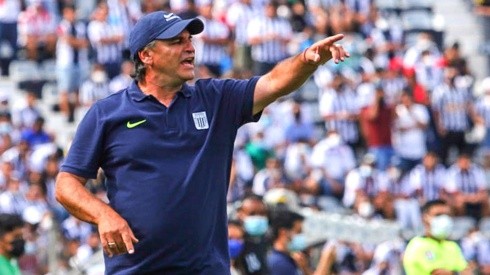 Carlos Bustos, entrenador de Alianza Lima. (Foto: Twitter Alianza Lima)
