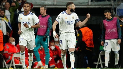 Benzema y Rodrygo celebran.