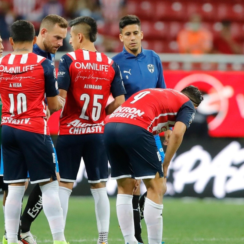 Más violencia en el futbol mexicano: 10 personas fueron desalojadas del Chivas vs Rayados