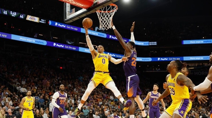 Russell Westbrook #0 of the Los Angeles Lakers lays up a shot (Photo by Christian Petersen/Getty Images)