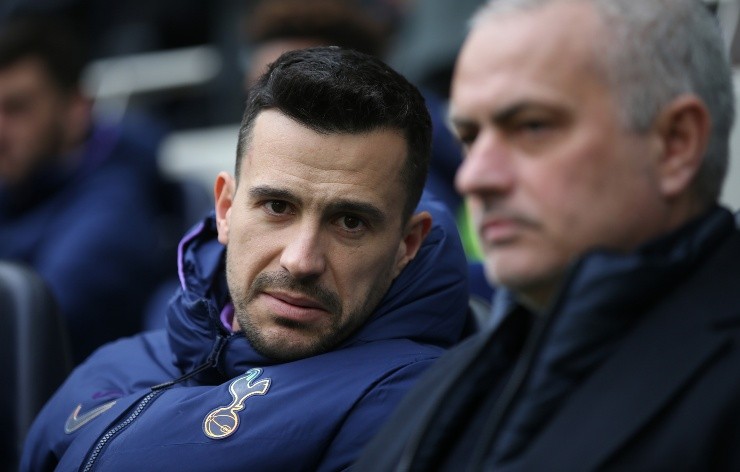 Joao Sacramento y José Mourinho en Tottenham Hotspur