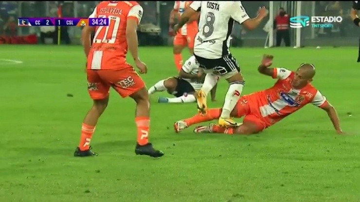 La jugada que provocó la expulsión de Costa | Captura: TNT Sports 