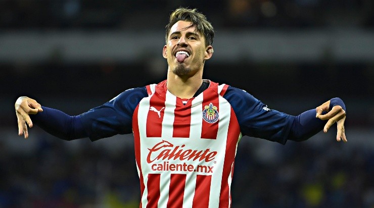 Chicote fue el héroe de Chivas ante Cruz Azul. (Imago 7)