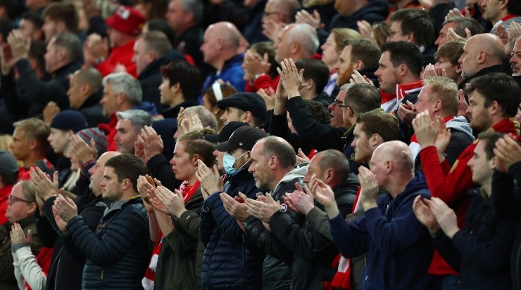 Liverpool fans hold a minute’s applause in support of Cristiano Ronaldo. (Clive Brunskill/Getty Images)