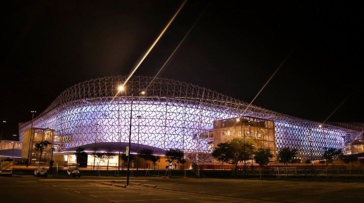 Ahmid Bin Ali Stadium at night. (Eurasia Sport Images/Getty Images)