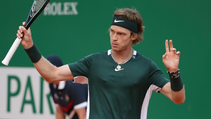 Andrey Rublev defiende a los tenistas rusos.