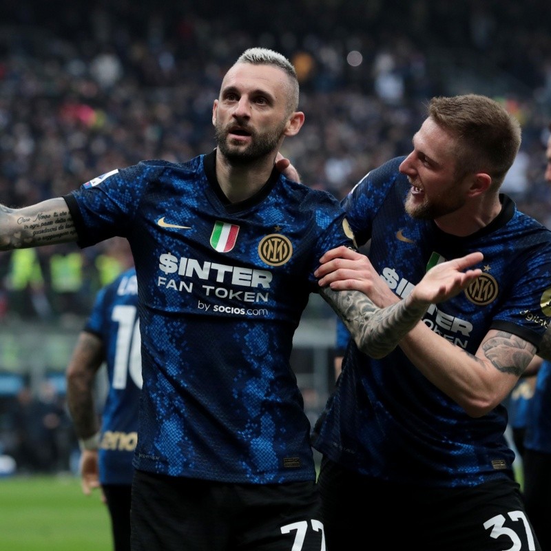 Inter ganó y sigue encendiendo la lucha por la Serie A