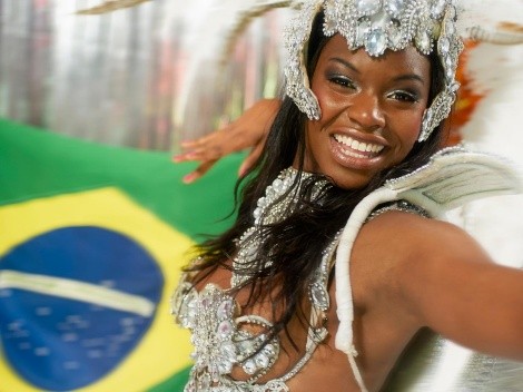 Escolas encerram desfiles do Grupo Especial do Carnaval do Rio de Janeiro