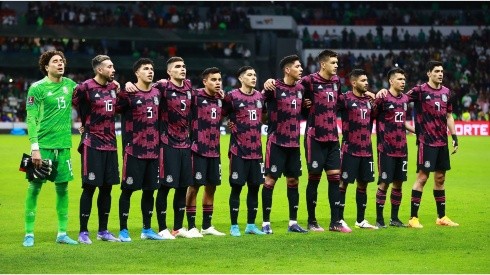 Players of Mexico pose during the national anthem