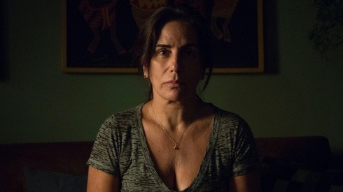 Gloria Pires em cena de A Suspeita, filme que estreia em junho