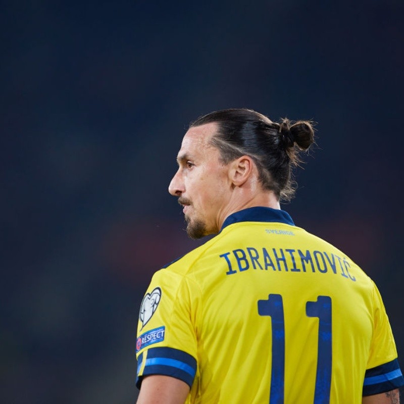 Quase 40 anos e olha o shape do Zlatan : r/futebol