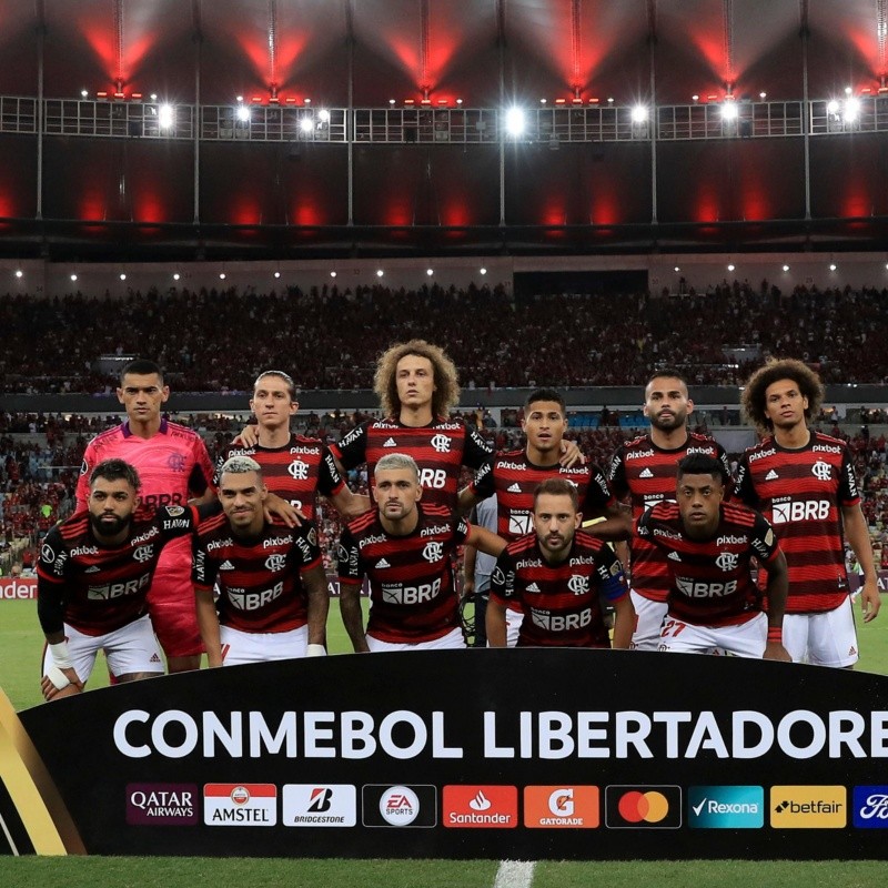 Michael, compañero de Mauricio Isla en el @flamengo, sorprendió con este  particular corte de pelo en el partido por la Copa de Brasil ante…