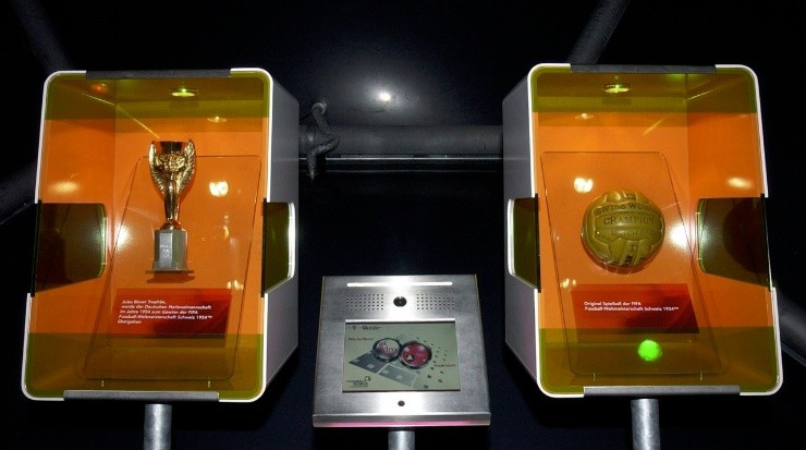 Switzerland 1954 FIFA World Cup, Ball