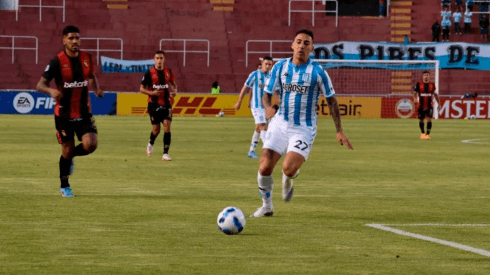 Racing perdió en Perú y perdió el invicto que tenía en el año