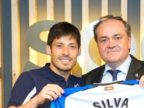 David Silva no quiere dejar el fútbol y renovó una temporada más con Real Sociedad