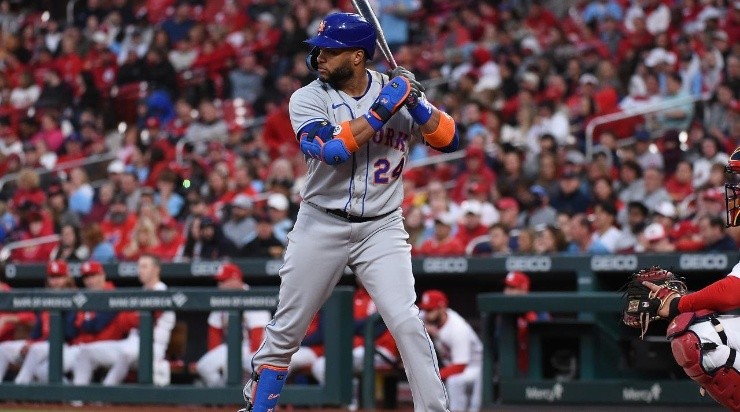 Mets cut Robinson Cano after awful start