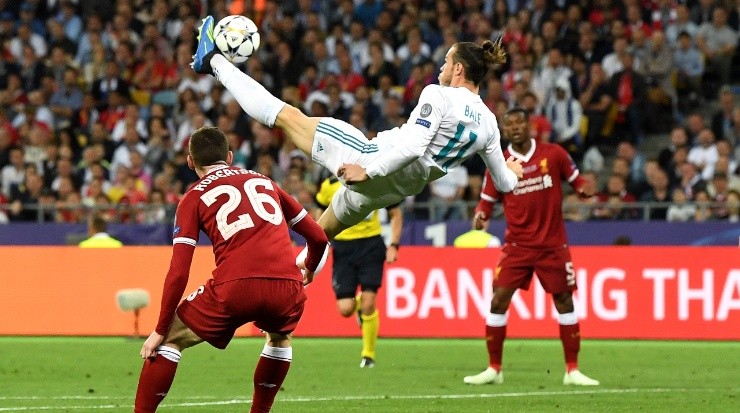 Gareth Bale scoring a spectacular goal against Liverpool in the UCL 2018 Final. 
