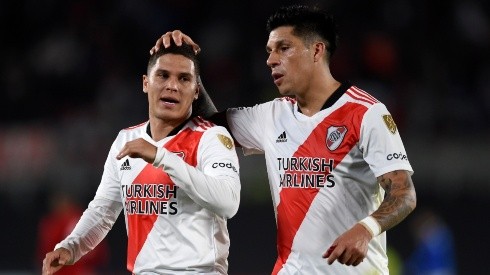 Juan Quintero (L) and Enzo Nicolas Perez of River Plate