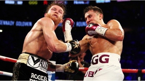 Canelo Alvarez gets punched by Gennady Golovkin in 2018