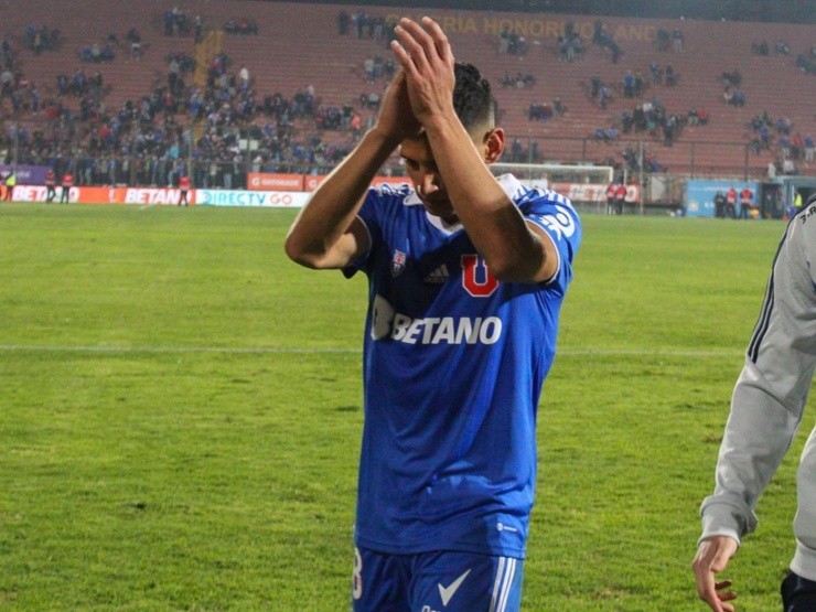 Poblete salió ovacionado por los hinchas de la U | Foto:Mircko Penha / Bolavip 