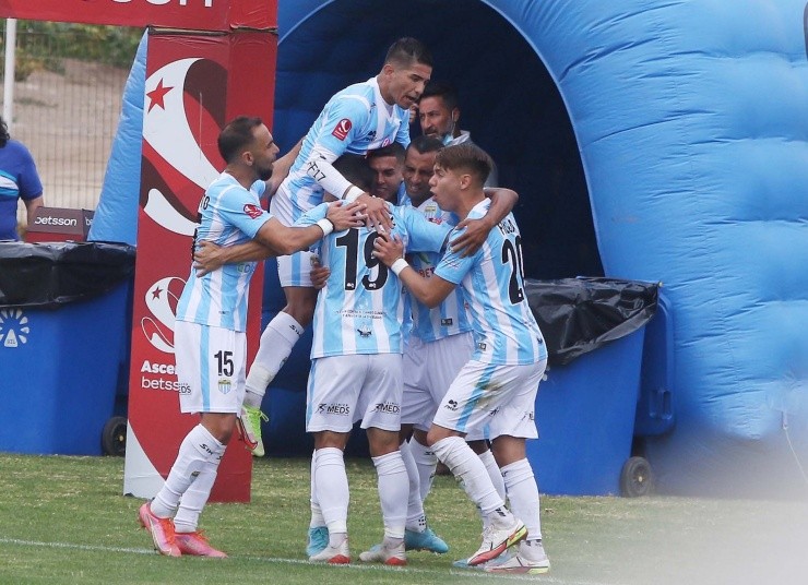 A Magallanes no hay quien lo frene en la B | Foto: Agencia Uno 