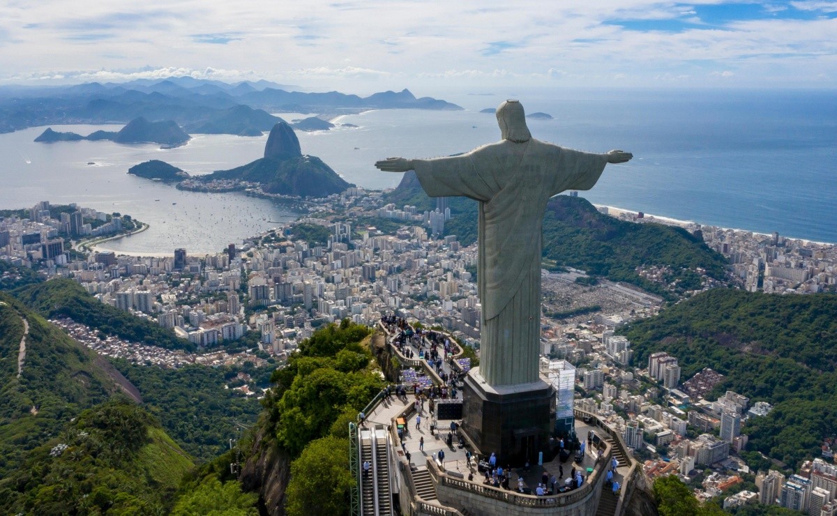 статуя христа в бразилии