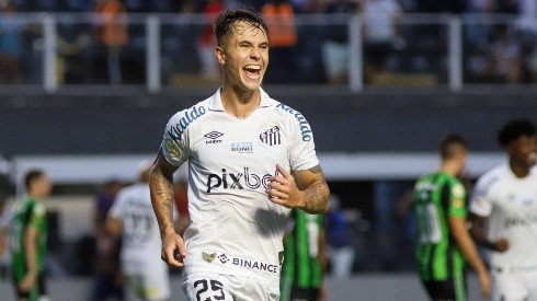 Vinicius Zanocelo tem contrato com o Santos até dezembro (Foto: Fernanda Luz/AGIF)