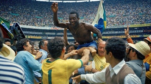 Edson Arantes Do Nascimento Pele of Brazil celebrates the victory after winnings the 1970 World Cup in Mexico match between Brazil and Italy at Estadio Azteca on 21 June in Città del Messico