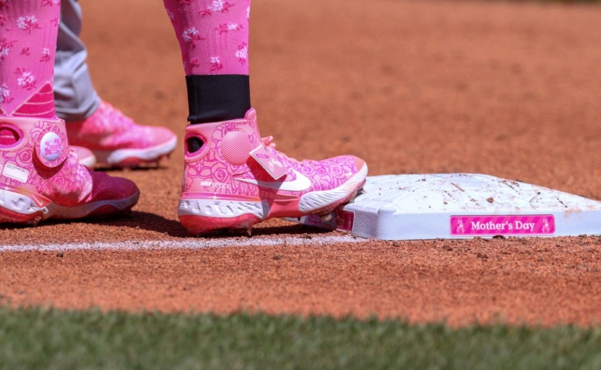 Nike - Sponsored Baseball Players to Wear Pink on Mother's Day – Rvce News  - Nike M Np Dfadv Reco Sn99