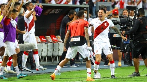 Selección Peruana tras vencer a Paraguay por las Eliminatorias Sudamericanas. (Foto: Getty Images)
