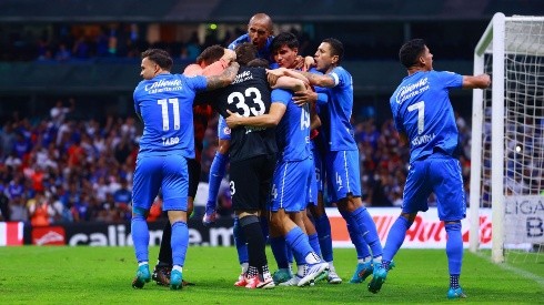 La celebración azul tras finalizar en partido ante Necaxa.