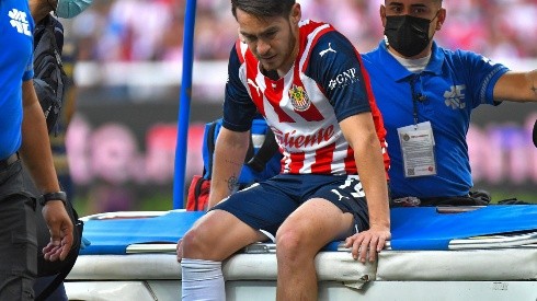 Jesús Angulo salió del partido ante Pumas UNAM del domingo con una fractura de peroné en su pierna izquierda