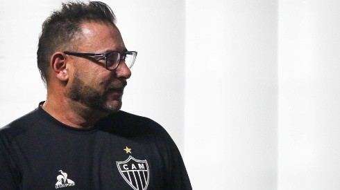 El Turco Mohamed, treinador do Atlético-MG (Foto: Fernando Moreno/AGIF)