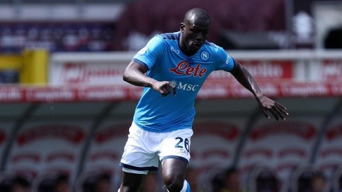 Koulibaly en acción con Napoli.