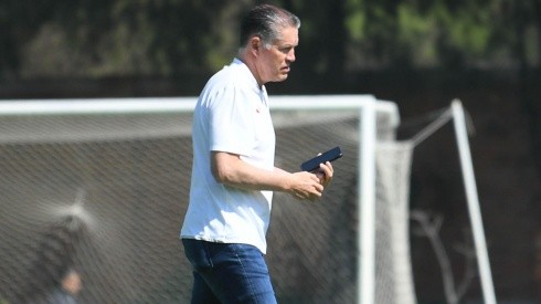 Ricardo Peláez se reunió con un técnico extranjero para Chivas