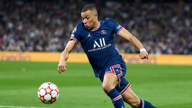 Mbappé en acción con PSG.