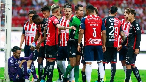 Chivas fans lose their heads in the Clásico Tapatío 