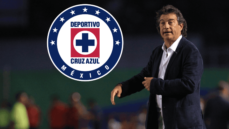 Rubén Romano alzó su mano para dirigir a Cruz Azul