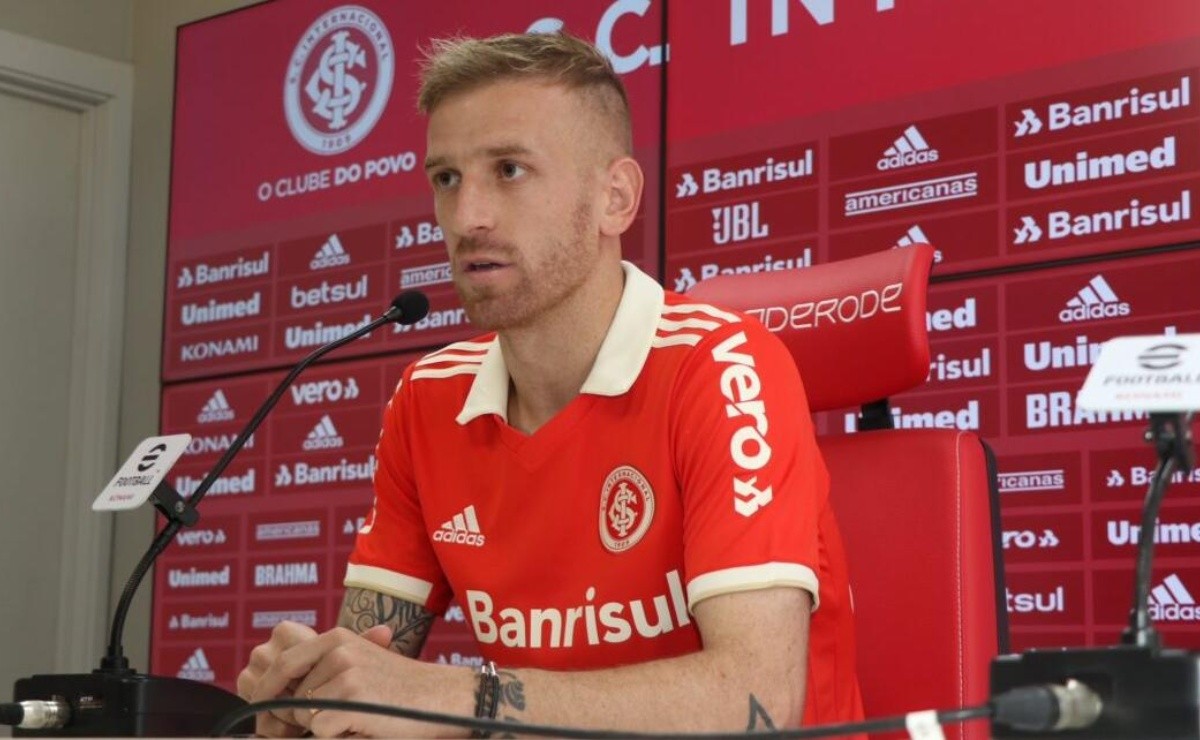 Antes do Gre-Nal, Inter amplia contrato de Pedro Henrique por mais