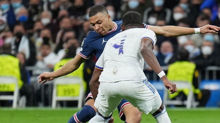 Mbappé en acción con PSG ante Real Madrid.