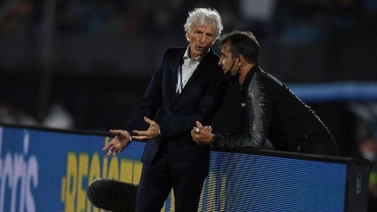 Pékerman en charla con Batista.