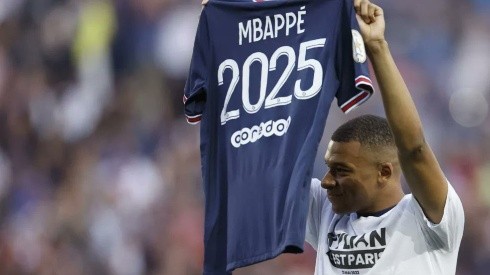 Reprodução. Mbappé surpreendeu e decidiu renovar com o PSG. Contrato vai até 2025