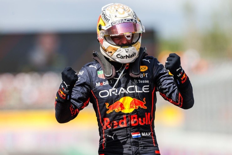 Peter Fox/Getty Images - Verstappen vence na Espanha e faz história