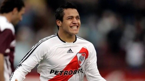 Alexis Sánchez estuvo un año a préstamo en River Plate entre 2007 y 2008.