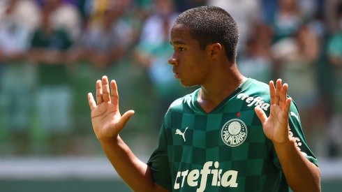 Marcello Zambrana/AGIF - Endrick acertou suas bases contratuais com o Palmeiras