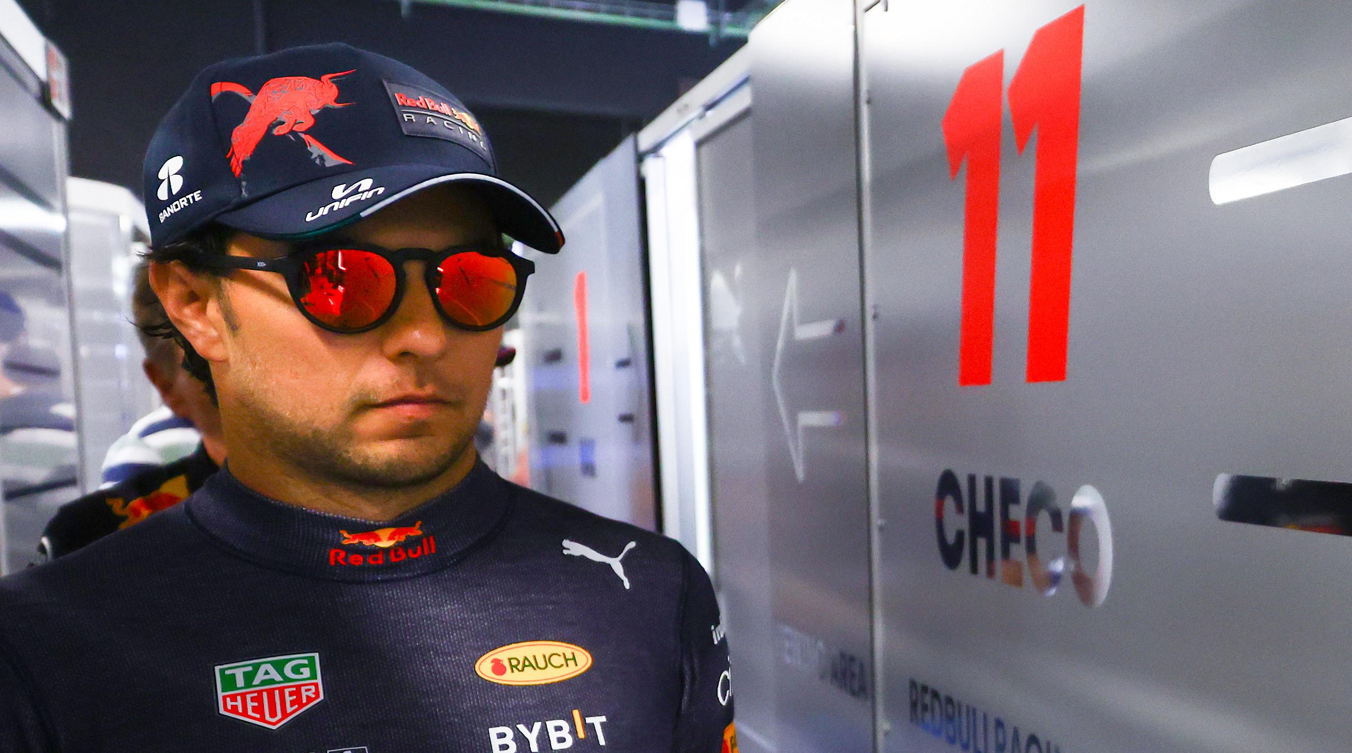 Checo Pérez calienta motores para el GP de Mónaco.